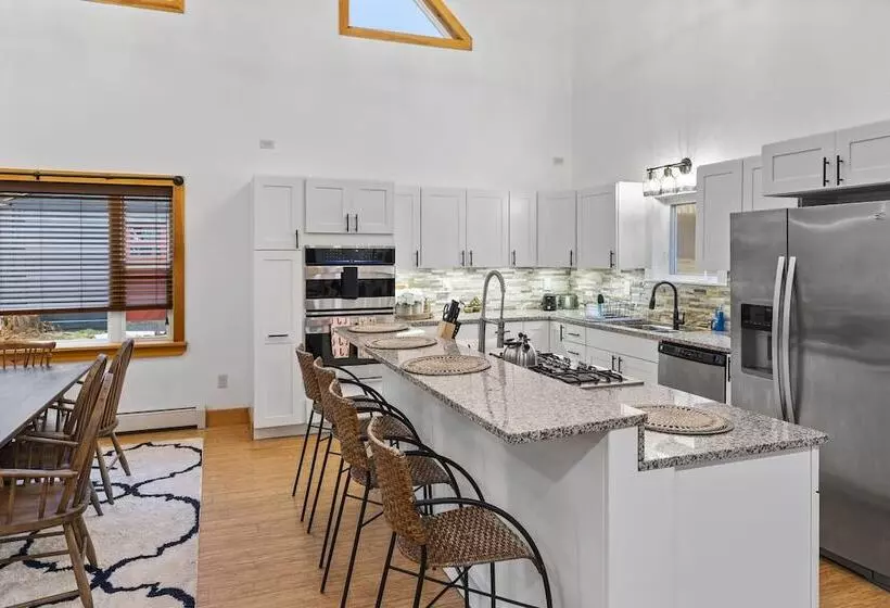 Motelli Wolfjaw Lodge