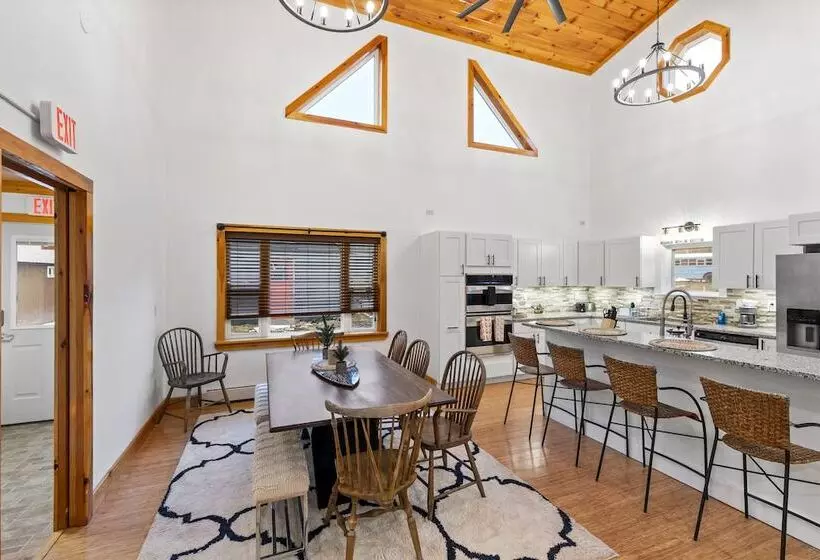 Motelli Wolfjaw Lodge