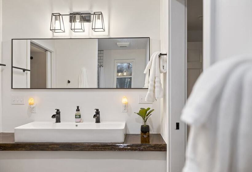 モーテル Wolfjaw Lodge