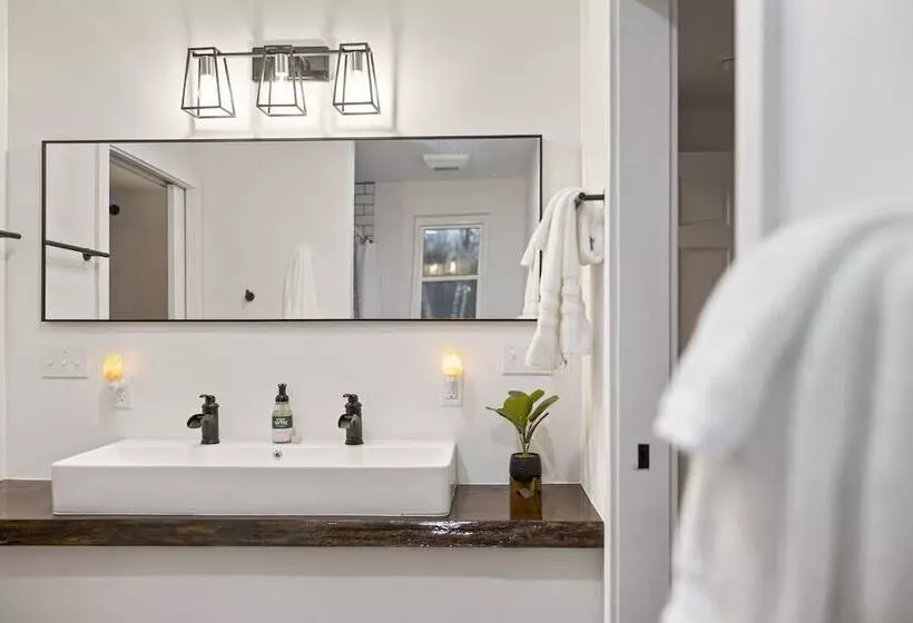 Motelli Wolfjaw Lodge