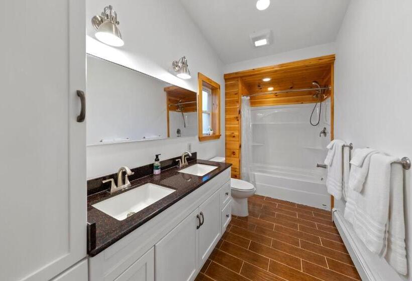 モーテル Wolfjaw Lodge