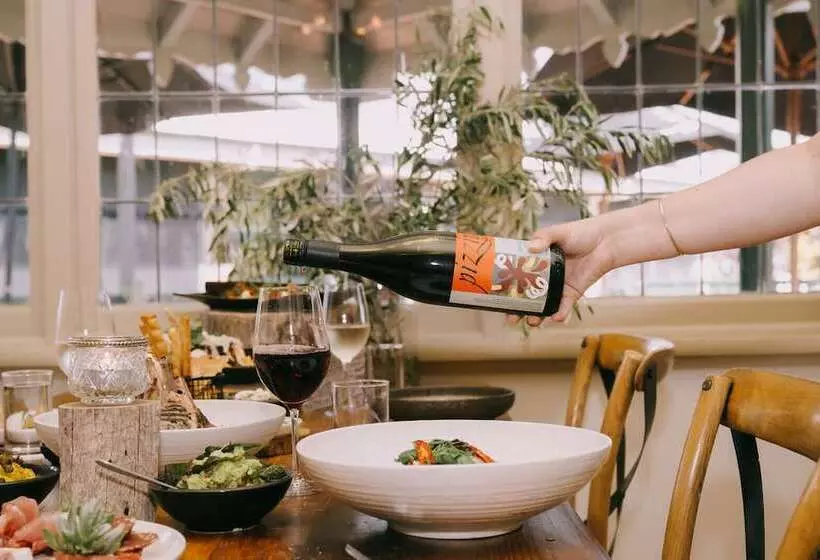 ペンション Flowerdale Estate