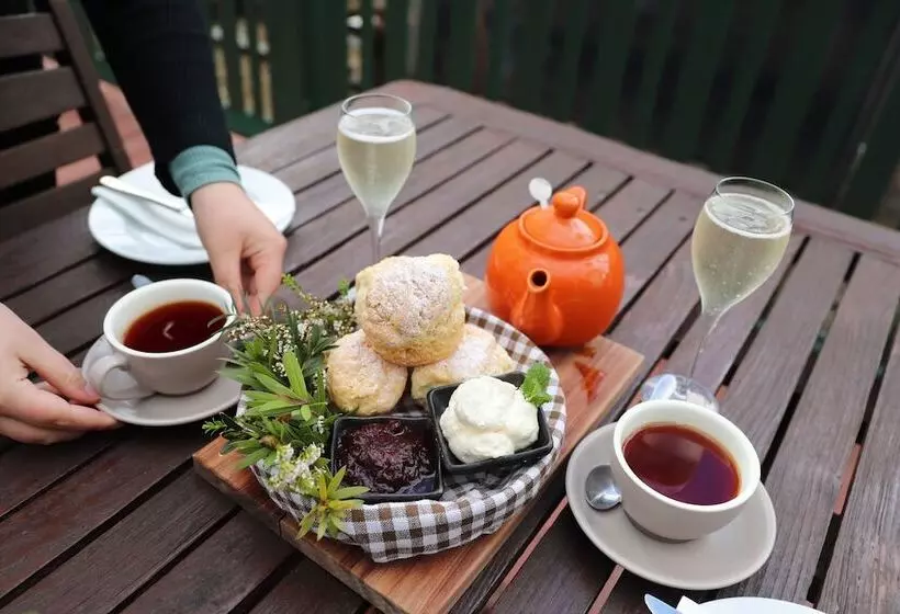 ペンション Flowerdale Estate