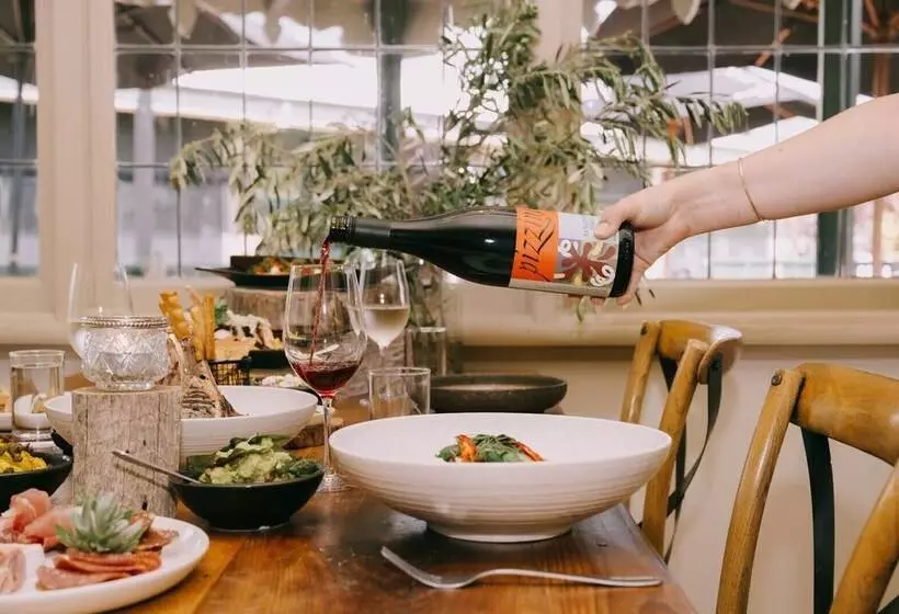 ペンション Flowerdale Estate