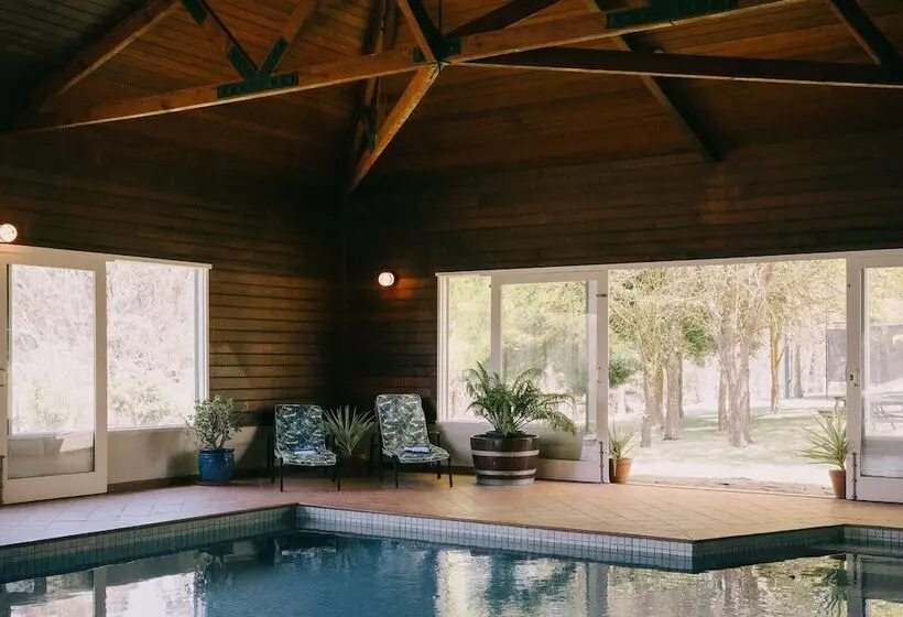 ペンション Flowerdale Estate