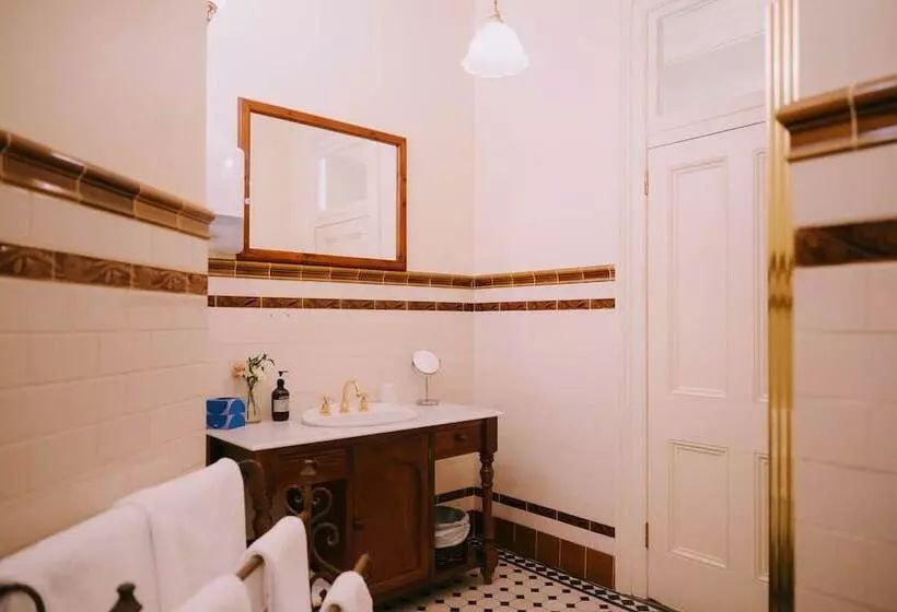 ペンション Flowerdale Estate