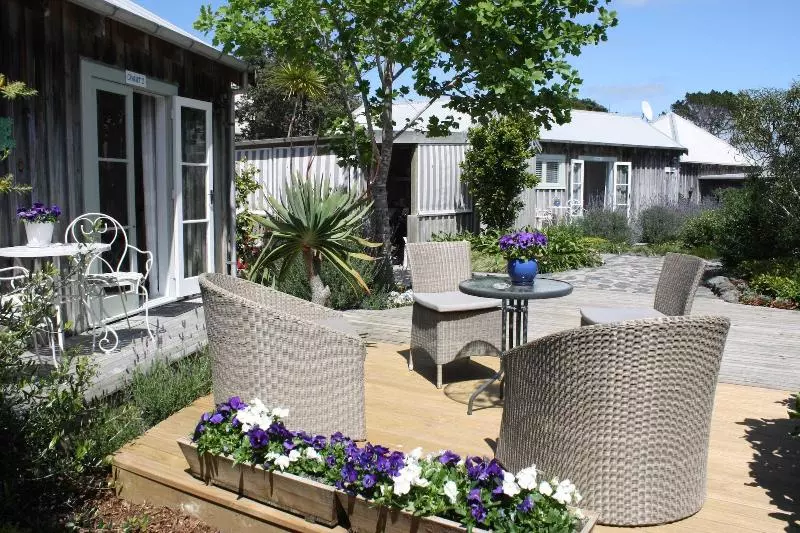 Majatalo Mangawhai Chalets