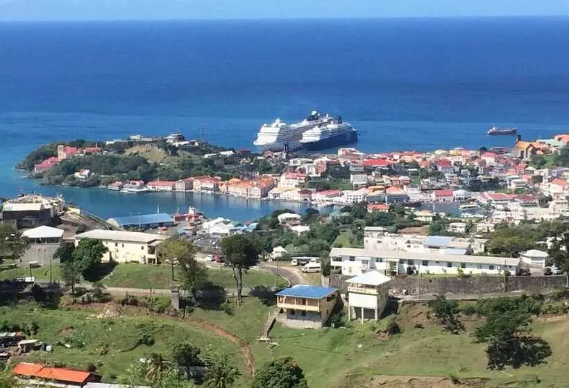 پانسیون Rnm The Clubhouse Grenada