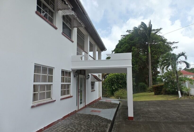 پانسیون Rnm The Clubhouse Grenada