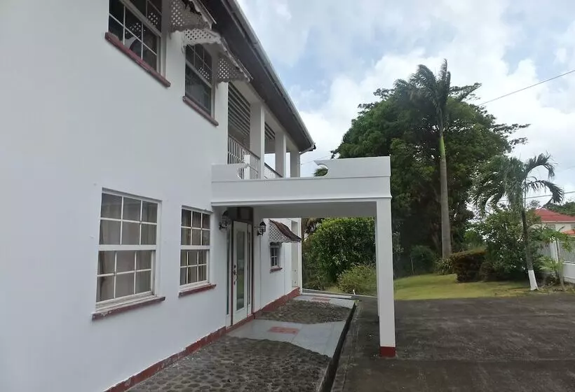 پانسیون Rnm The Clubhouse Grenada