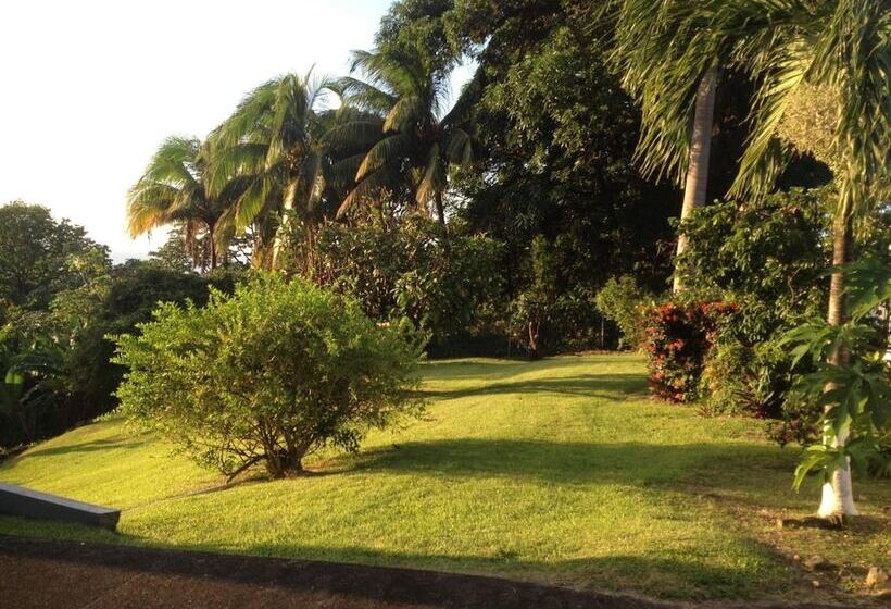 پانسیون Rnm The Clubhouse Grenada