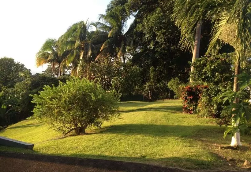 پانسیون Rnm The Clubhouse Grenada