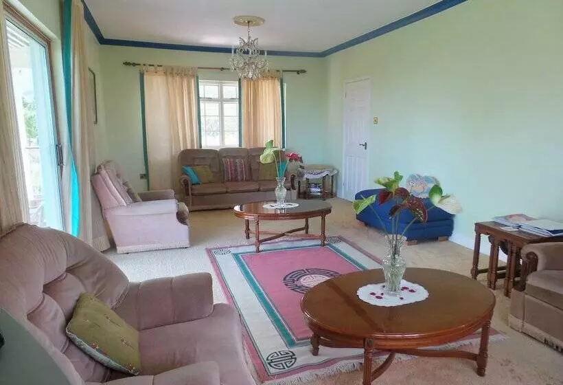 پانسیون Rnm The Clubhouse Grenada