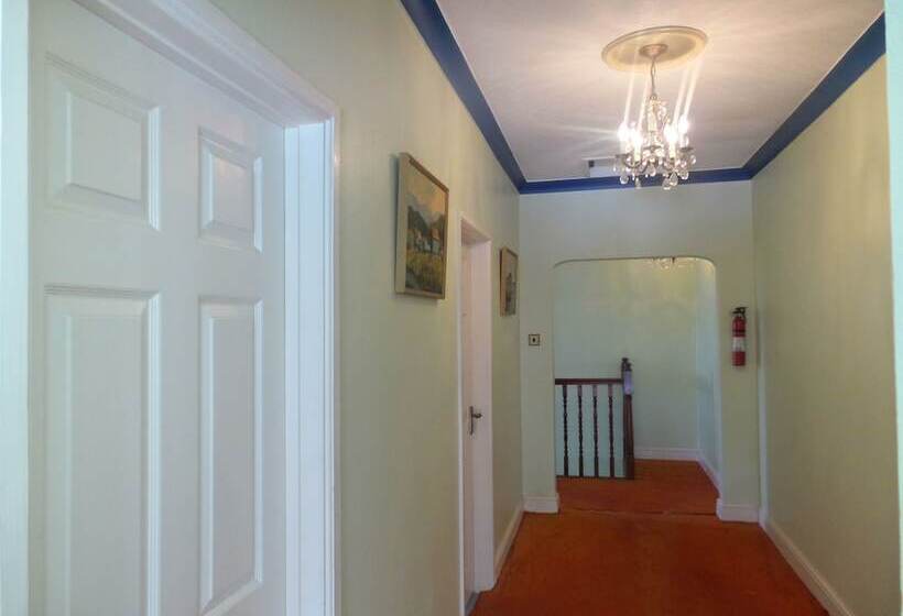 پانسیون Rnm The Clubhouse Grenada