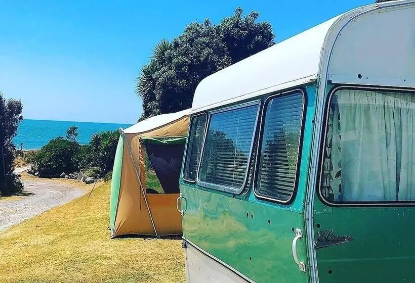 Lomakeskus Bowentown Beach Holiday Park