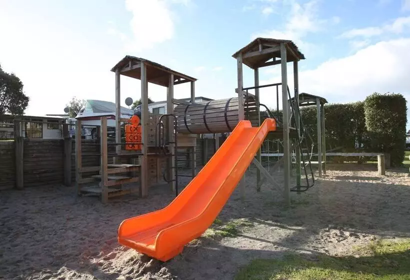 Lomakeskus Bowentown Beach Holiday Park