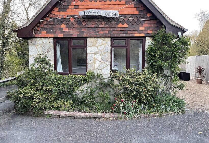 Tovey Lodge