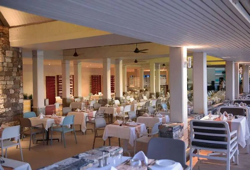 Anelia Resort & Spa