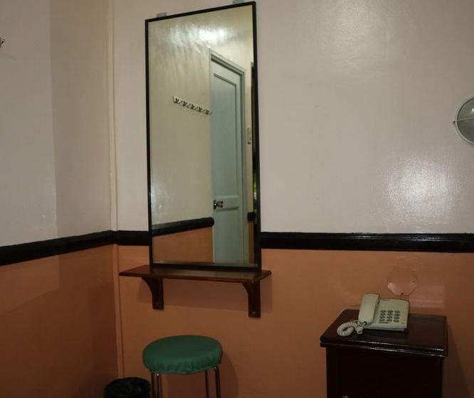 Отель Zen Rooms Cool Breeze Tagaytay