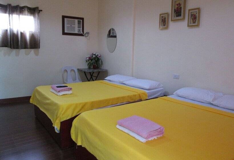 Hotel Aj Travellers Inn