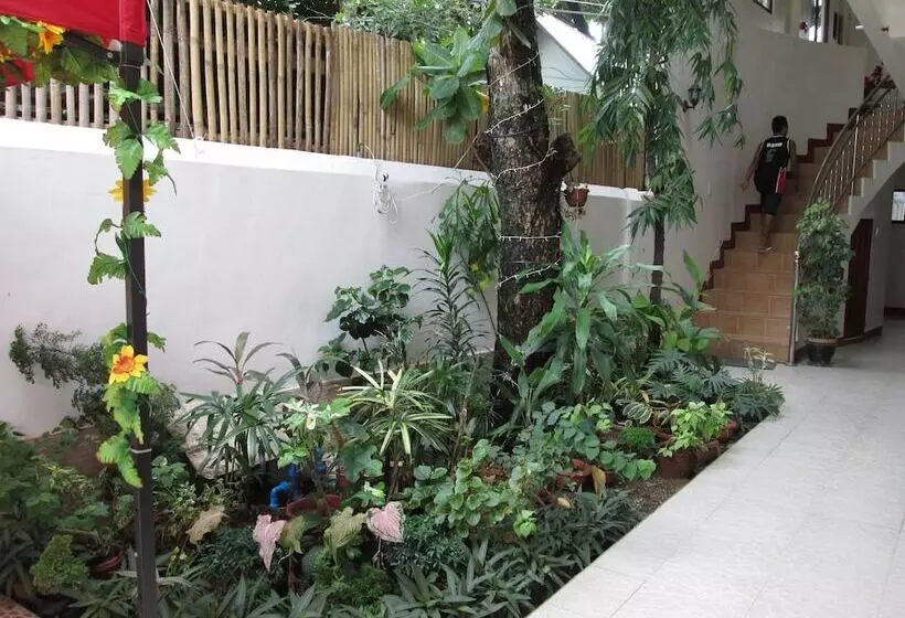 Otel Aj Travellers Inn