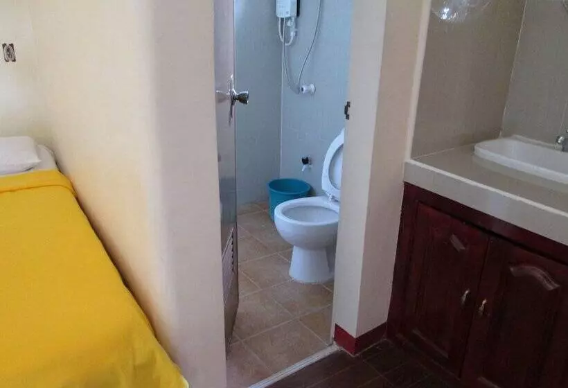 Otel Aj Travellers Inn