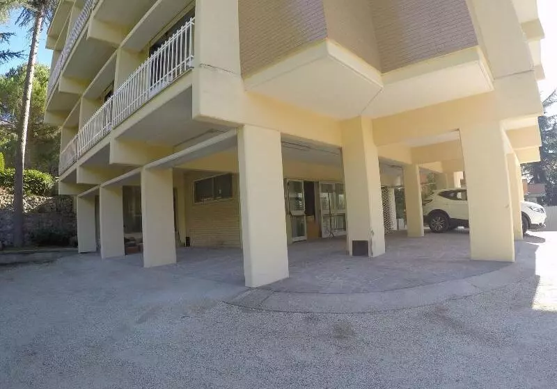 هتل Albergo Nyers