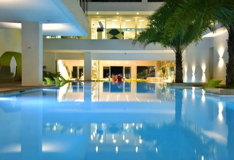 Hotel Astoria Current