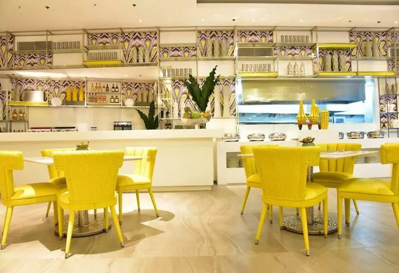 Hotel Astoria Current