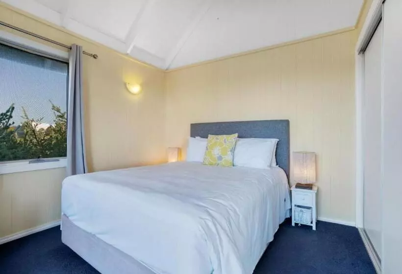 Отель Bear Gully Coastal Cottages