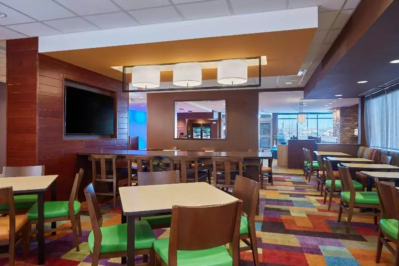 ホテル Fairfield Inn & Suites By Marriott Rawlins