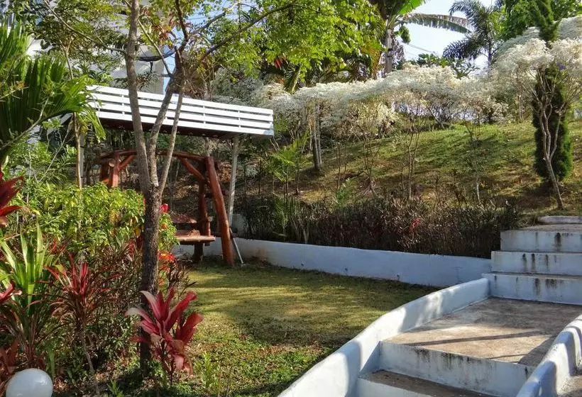 Отель Fufu In Love Cottages & Campground