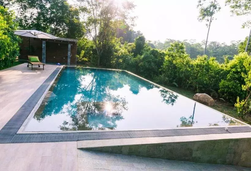 בית מלון כפרי Garcinia Leaf