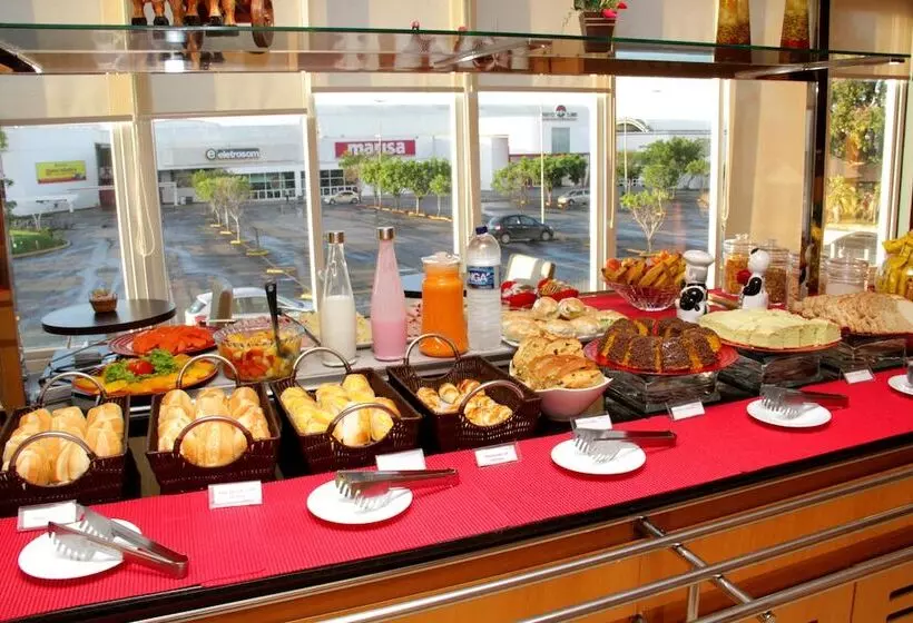 هتل Ibis Montes Claros Shopping