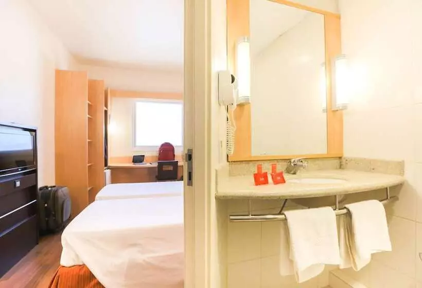 هتل Ibis Montes Claros Shopping