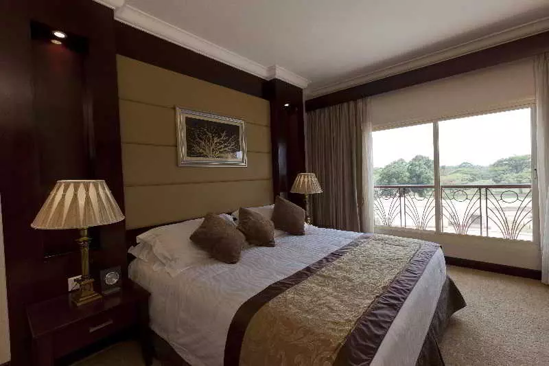 هتل Ledger Plaza Bangui