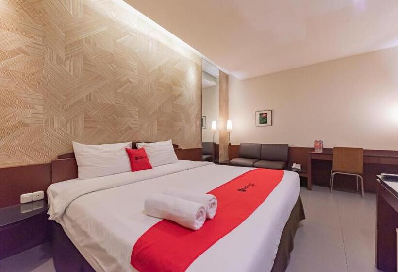 בית מלון כפרי Reddoorz Plus @ Cipaganti Street 3