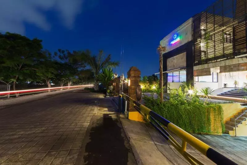 호텔 Reddoorz Plus Near Mall Bali Galeria 2