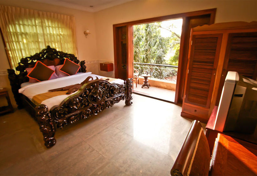 فندق River Village Manor