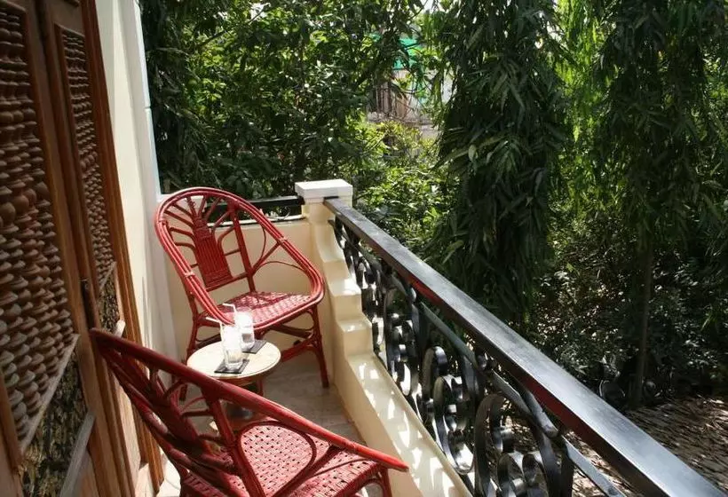 酒店 River Village Manor