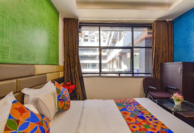 בית מלון כפרי Fabexpress Silver Plaza