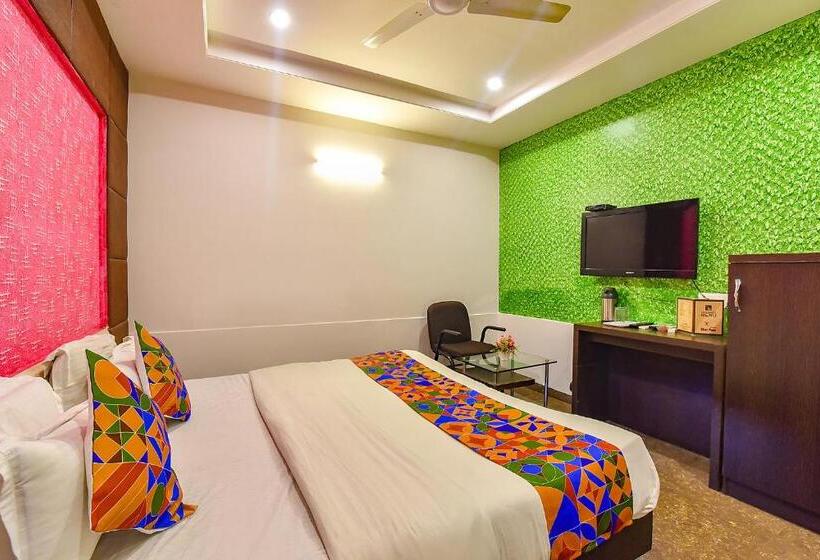 בית מלון כפרי Fabexpress Silver Plaza