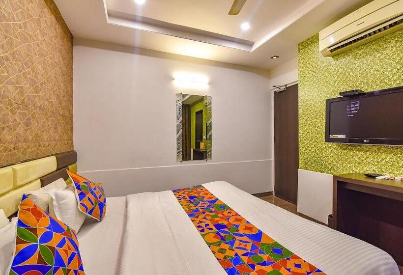 בית מלון כפרי Fabexpress Silver Plaza