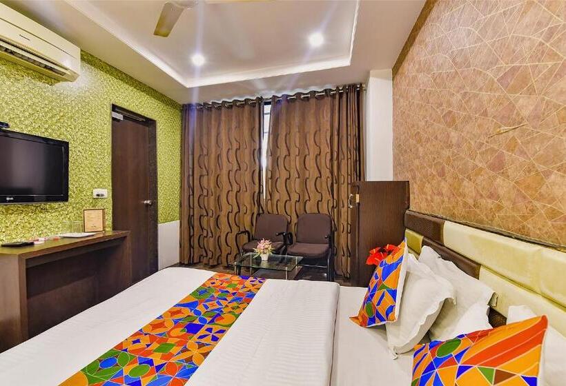 בית מלון כפרי Fabexpress Silver Plaza