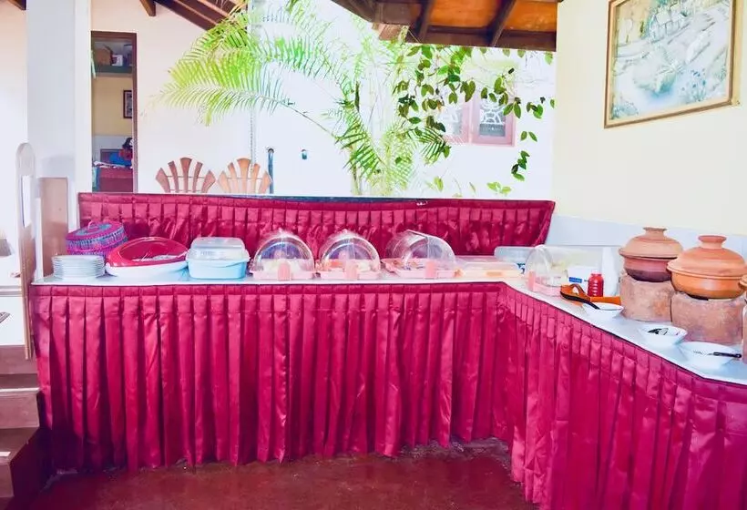 Пансион Rico Shadow Guest House