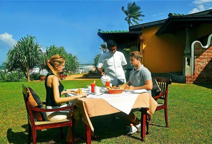 リゾートホテル The Beach Cabanas Retreat & Spa