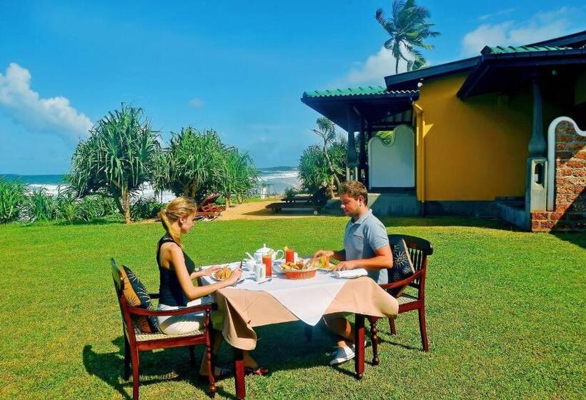 リゾートホテル The Beach Cabanas Retreat & Spa