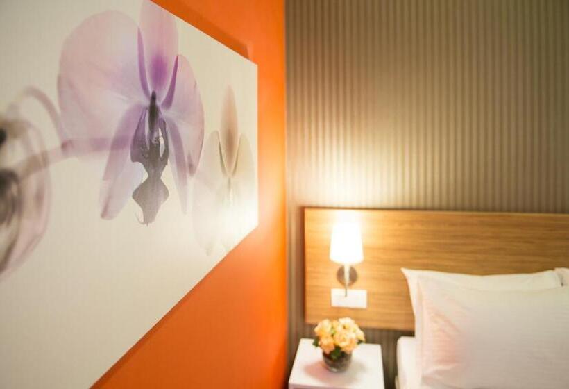 Sovotel Boutique Hotel At Uptown 101