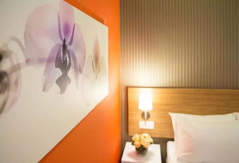 Sovotel Boutique Hotel At Uptown 101