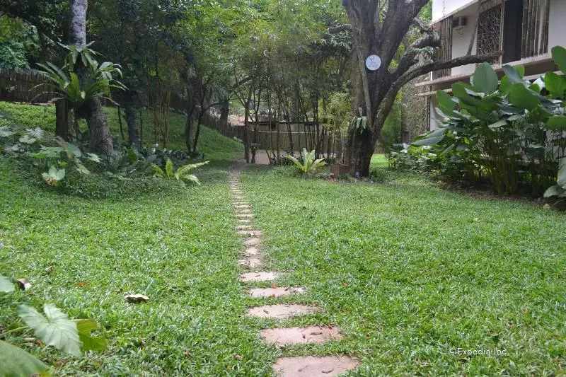 Spin Designer Hostel   El Nido